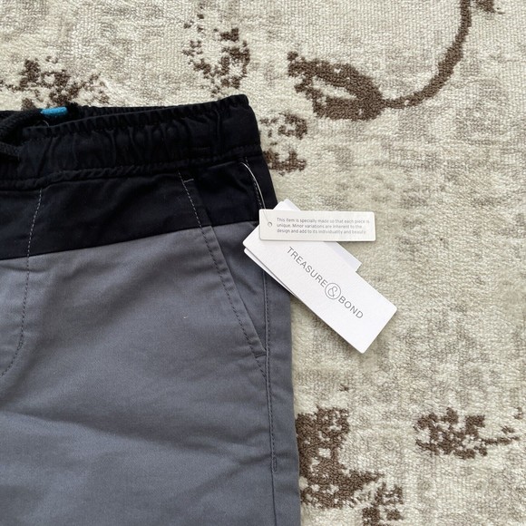 Nordstrom Kids Boys Size 7/8 (S) Gray Black  Striped Drawstring Shorts, NWT - Picture 2 of 4